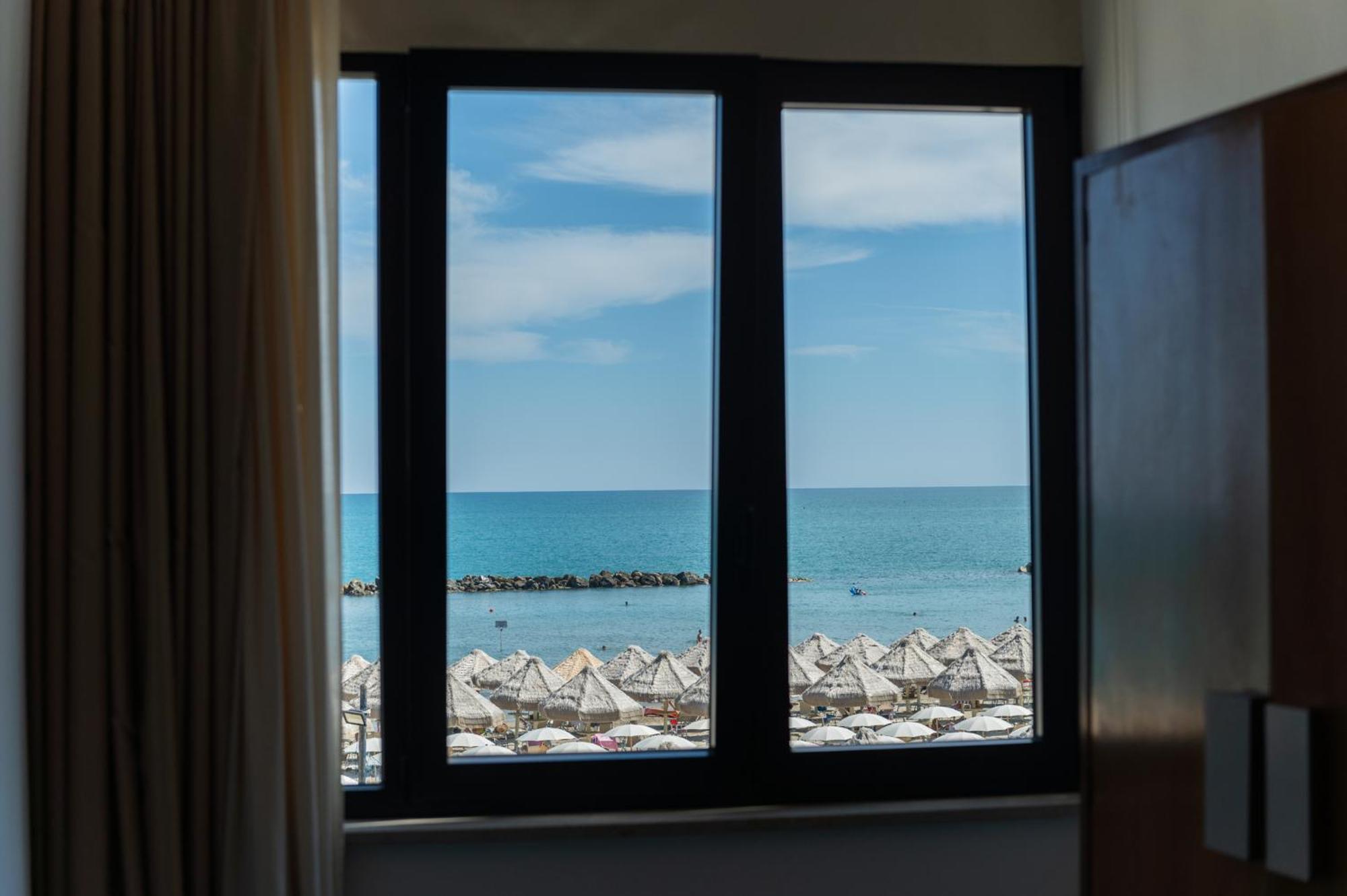 Hotel La Bussola Ortona Esterno foto
