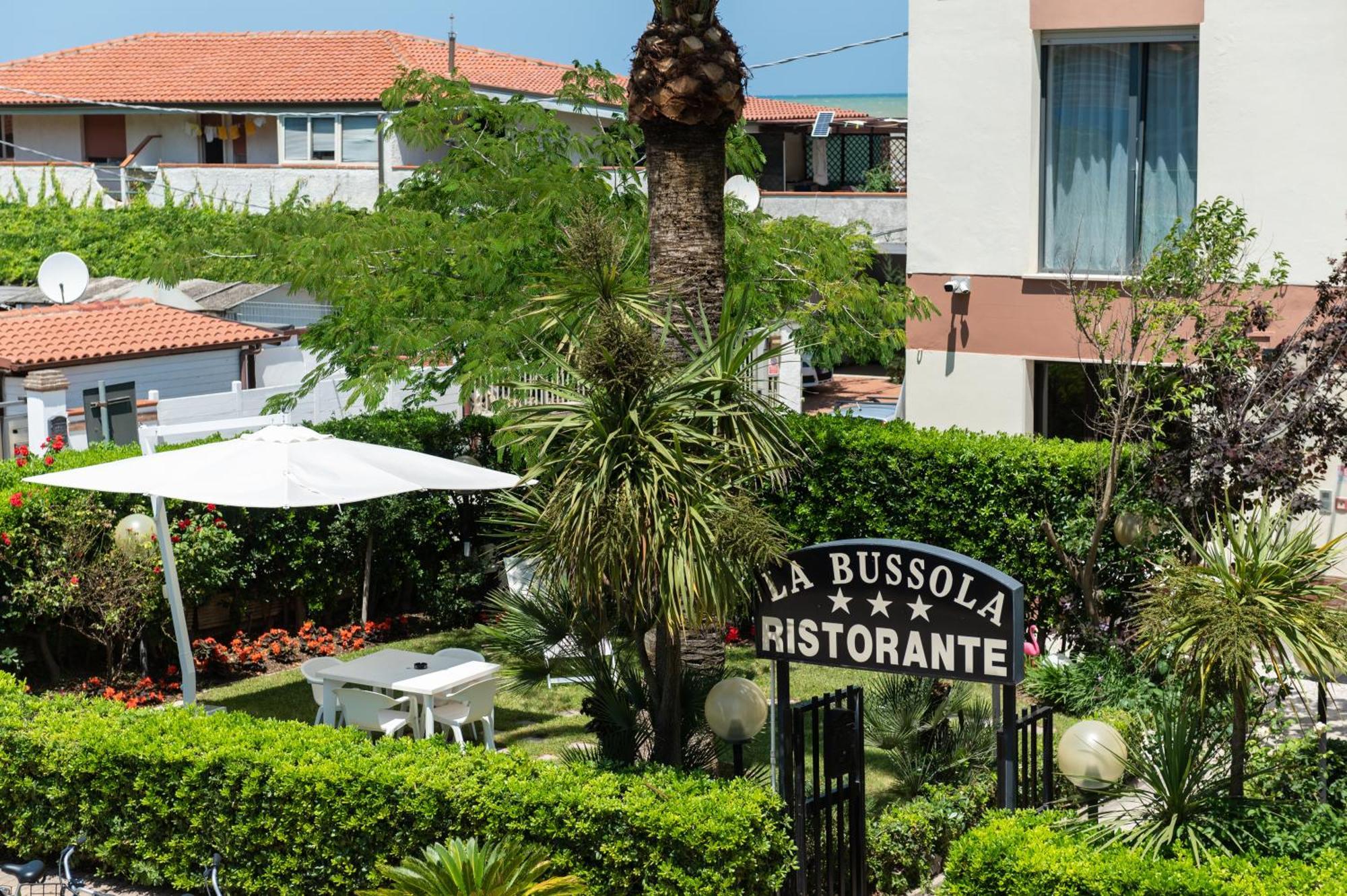 Hotel La Bussola Ortona Esterno foto