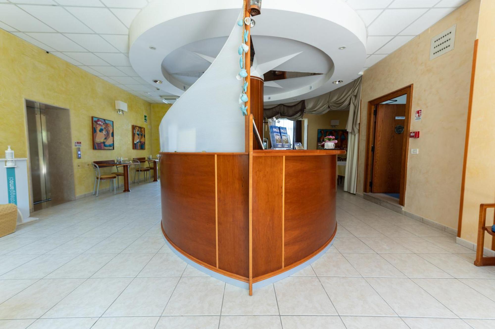 Hotel La Bussola Ortona Esterno foto